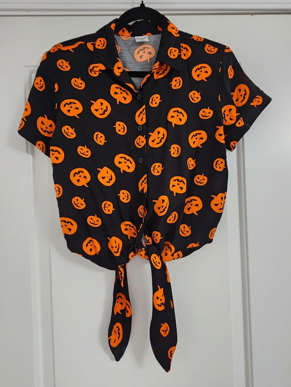 Spirit Halloween Pumpkin Jack O'Lantern Tie Front Rayon Shirt S